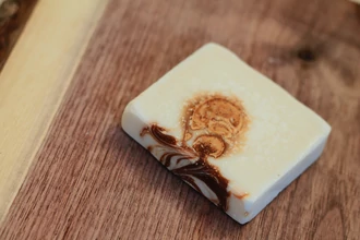 Kakaóvajas Kókusz szappan Sheavajjal Kakaóvajas Kókusz szappan Sheavajjal